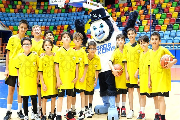 Basketbolda Konya Büyükşehir rüzgârı esti