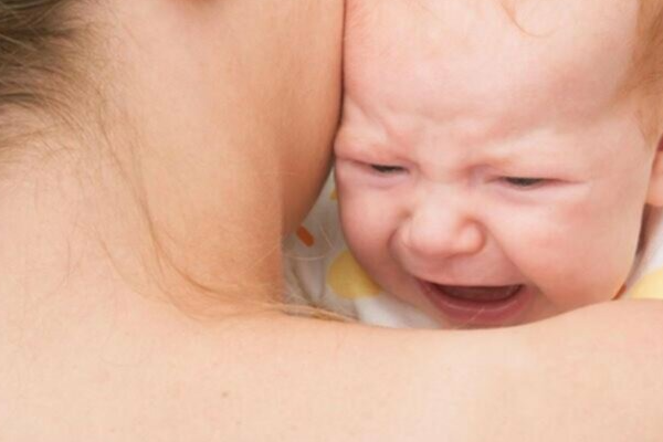 Bebeklerde göğüs hırıltısına dikkat