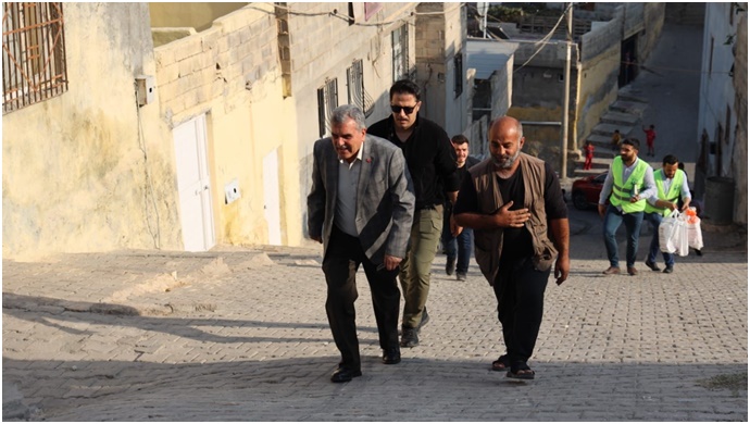 Başkan Beyazgül Ev Ziyaretleriyle Gönüllere Taht Kurdu