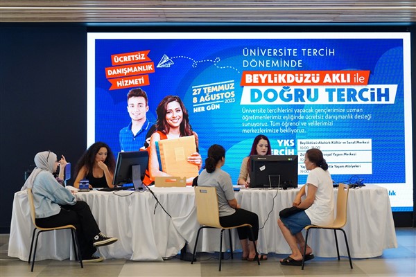 Beylikdüzü Belediyesi’nden öğrencilere danışmanlık ve rehberlik hizmeti