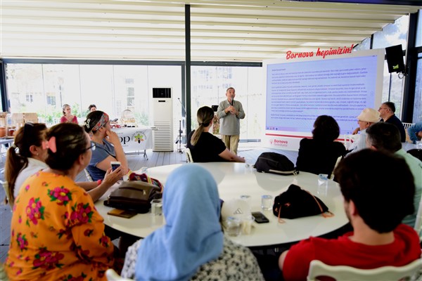 Bornova’da bal tadım eğitimi düzenlendi