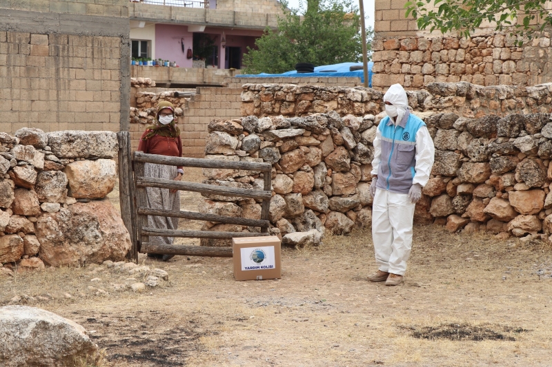 Bozova Belediyesinden karantinadaki mahalleye destek!