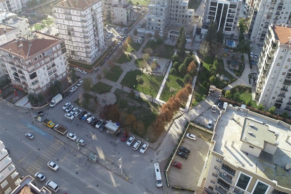 Buca Metrosu’nun yapımında ağaçlara özel koruma