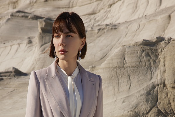 “Bugün hangi Zühre’yi giysem” deyin, kurtarıcı ofis kombinleri ile rahat edin