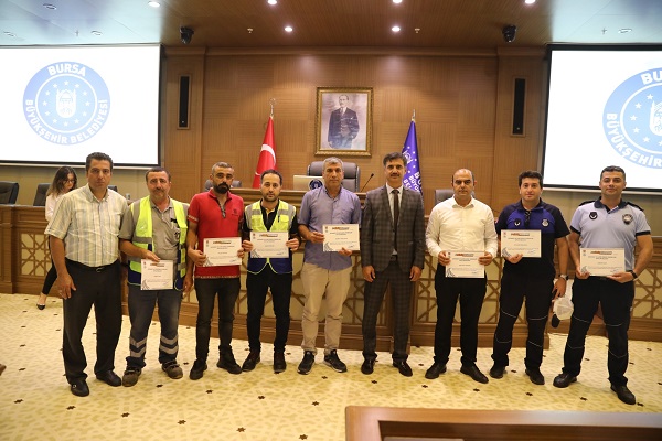 Bursa'da şoförler sertifikalarını aldı
