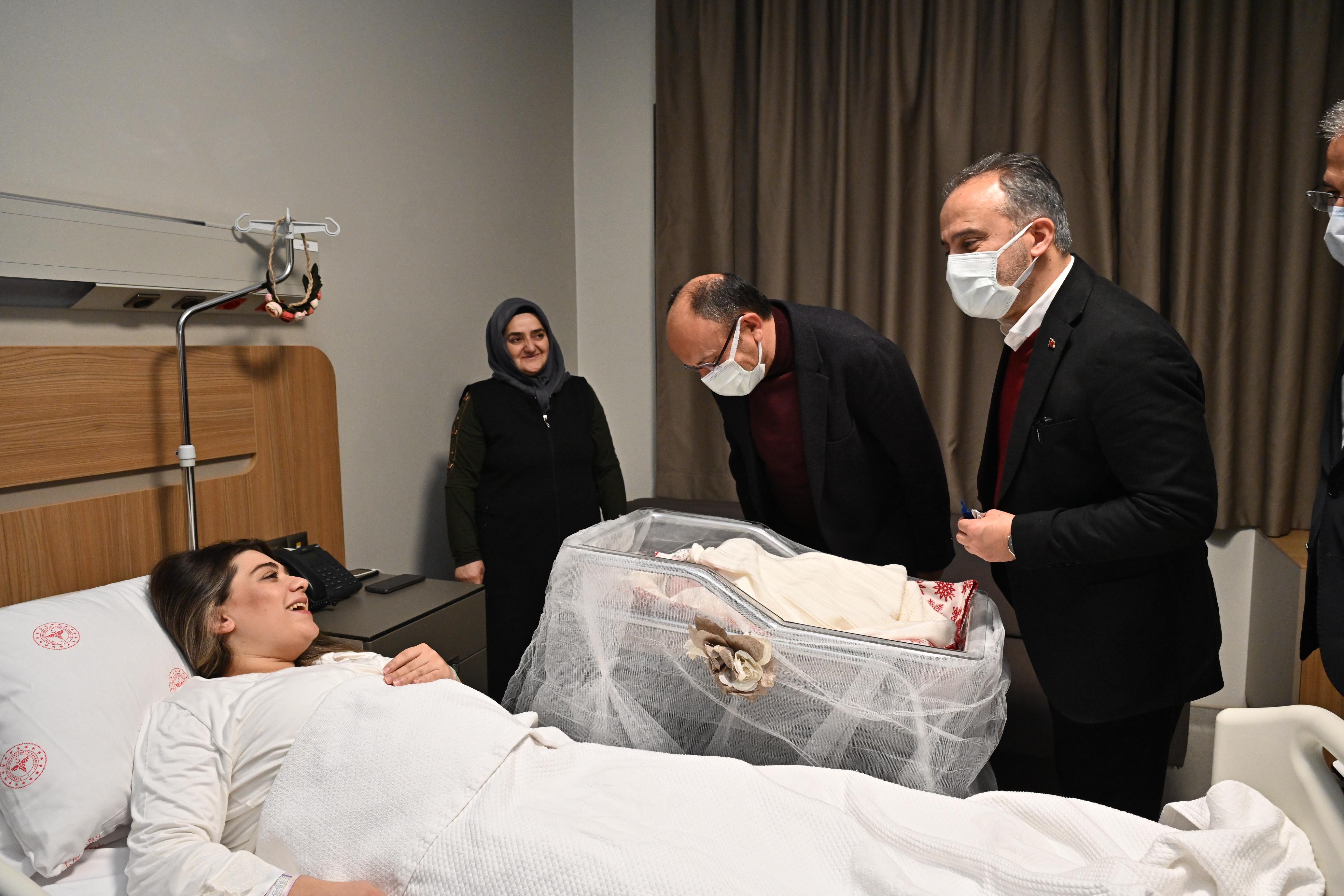 Bursa'da yeni yılın ilk bebekleri