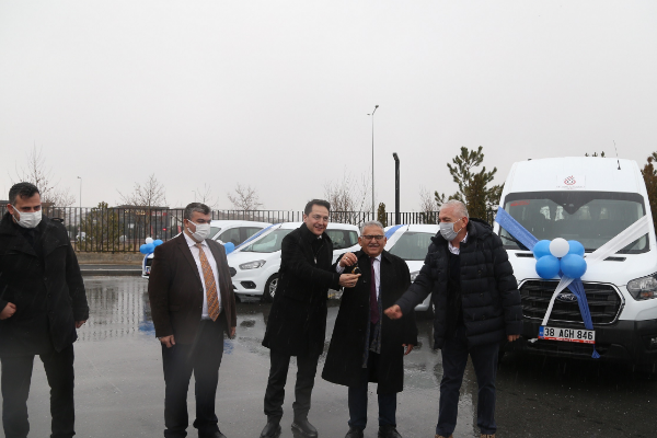 Büyükkılıç'tan Engelsiz Yaşam Merkezi'ne 5 milyon TL'lik yeni araç desteği 