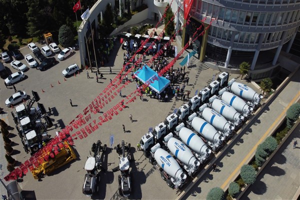 Büyükşehir,  Araç Teslim Programı ile 19 araç, gereç ve iş makinasını araç filosuna ekledi