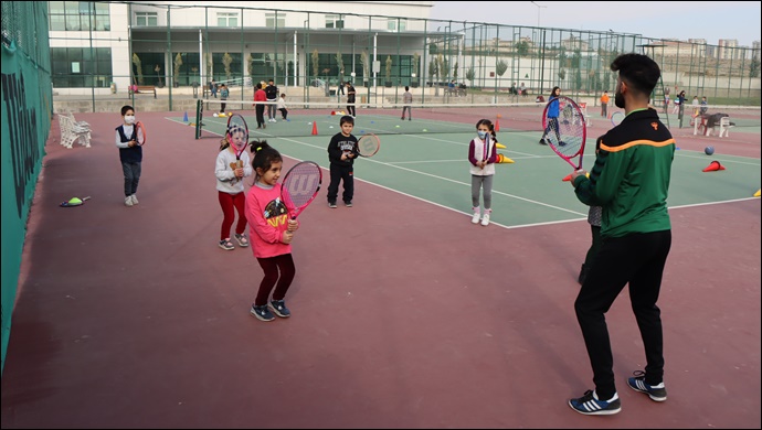 Büyükşehir Belediyesi İle Geleceğin Tenis Şampiyonları Yetişiyor-(VİDEO)
