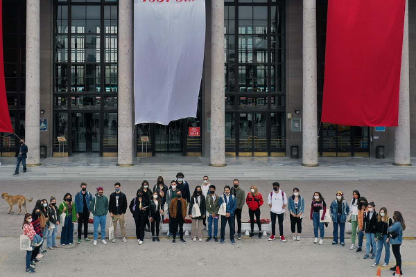 Büyükşehir’den Başkent’e okumaya gelen öğrencilere kent gezisi