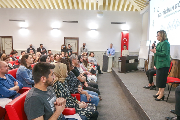 Büyükşehir’den çocukların müzik yeteneğini gün yüzüne çıkarmak için öğretmenlere eğitim