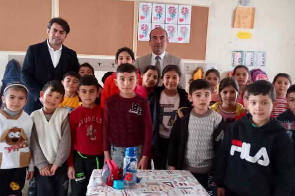 Büyükşehir ve huzurevi sakinleri çocuklara derman oldu