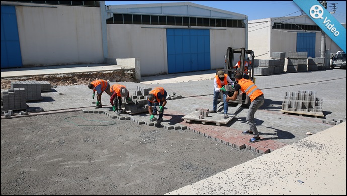 Büyükşehir'den Meslek Sitesi Yollarına Kilitliparke