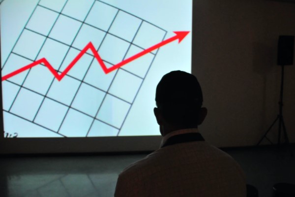 Büyümedeki güçlü momentum Ağustos itibariyle devam ediyor