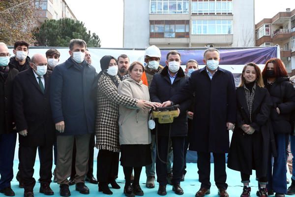 Çağırıcı, gençlerle E-Spor Merkezi’nin temelini attı