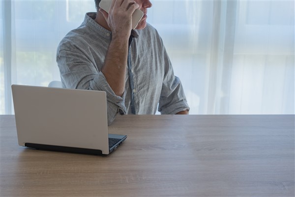 ‘‘Cep telefonları alerjik hastalıklara yol açabiliyor’’