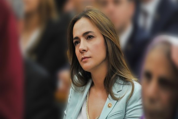 CHP’li İlgezdi: “Sağlık Bakanı’na mı inanalım Aile Bakanı’na mı?