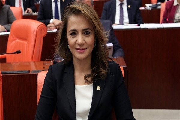 CHP’li İlgezdi: “Türkiye, uçaklarını Rusya’ya mı kiraladı?”