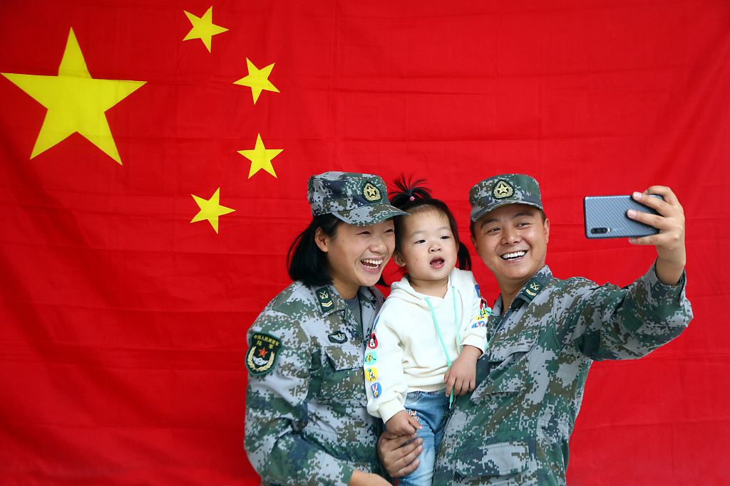 Çin'de askeri personelin doğum ve çocuk yetiştirme hakları daha sağlam hale getirilecek