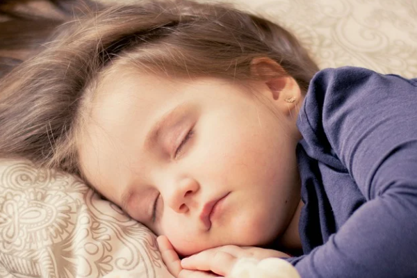 Çocukları süt dişi çürüklerinden korumak için 5 öneri