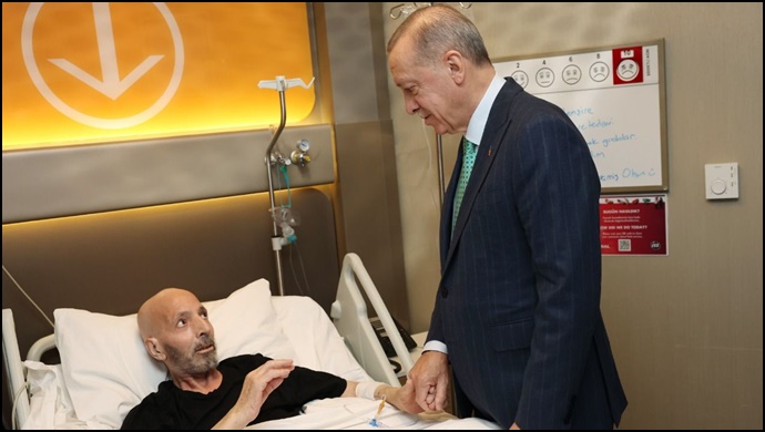 Cumhurbaşkanı Erdoğan,Halil Özcan'ı hastanede ziyaret etti