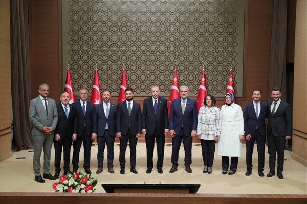 Cumhurbaşkanı Erdoğan, Kağıthane heyetini kabul etti