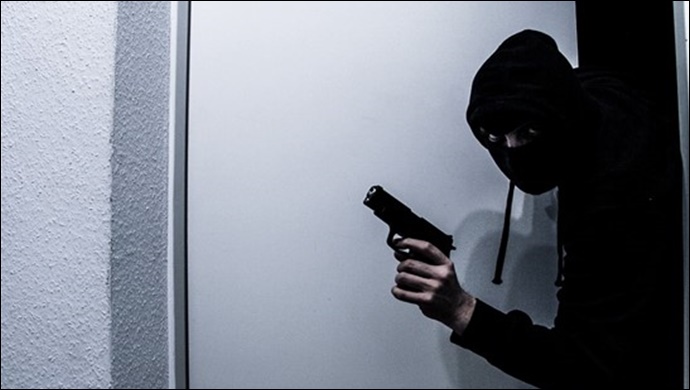 Danimarka hastanesinde maskeli alkol soygunu