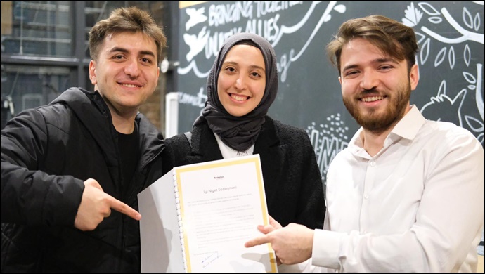 Davutoğlu'ndan gençler için bir ilk daha; O sözleşmeye imza attı!