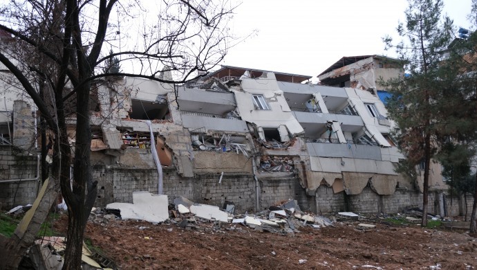 Depremlerde can kaybı 47 bin 932’ye yükseldi