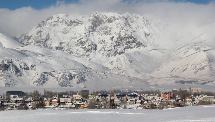 Dersim'de kar yağışı: 184 köy yolu kapandı