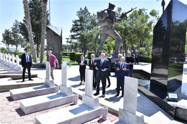 Dervişoğlu, Boğaz Şehitliği'ni ziyaret etti