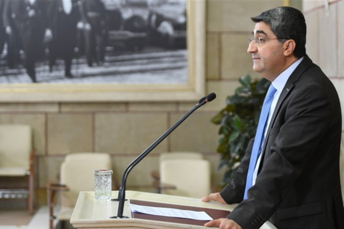 DEVA Partili Ekmen: ''Çukurova Bölgesel Havalimanı bu ay da açılmadı''