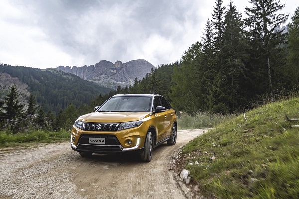 Dilediğin Suzuki Vitara Hibrit ay sonunda kapında