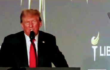 Donald Trump Özgürlükçü Ulusal Kongre'de yuhalandı