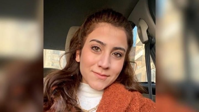 Dördüncü kattaki evinin camını siliyordu: Dengesini kaybedip beton zemine düştü