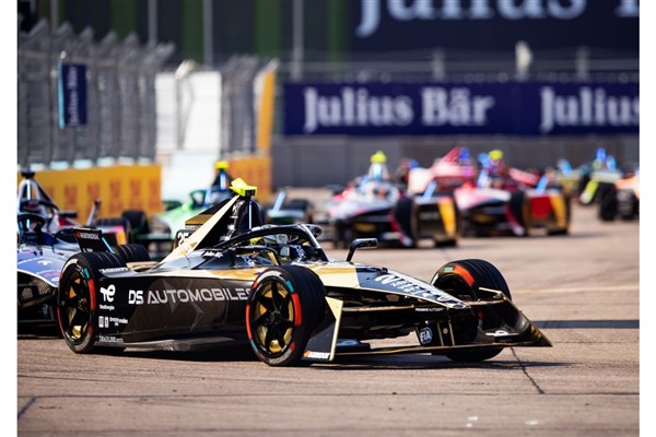DS Automobıles ve Jean-Eric Vergne, Berlin’de üçüncü kez podyumda