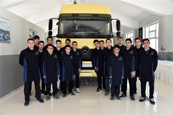 “EML’miz Geleceğin Yıldızı” projesi ile mesleki eğitime katkı sağlıyor