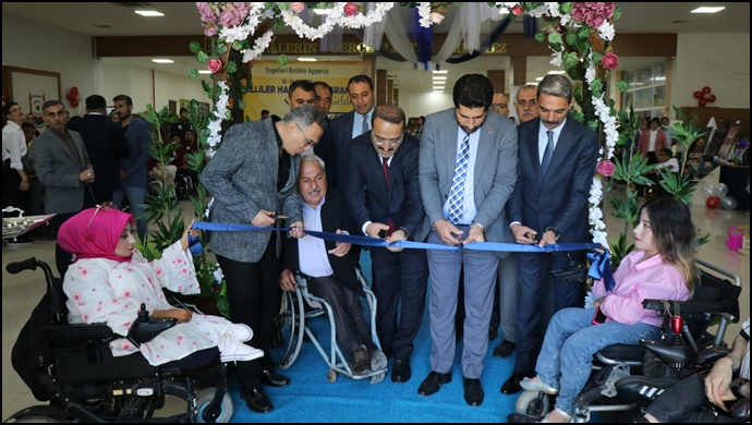 Engelli Bireylerin El Emeği Göz Nuru Ürünleri Sergilendi