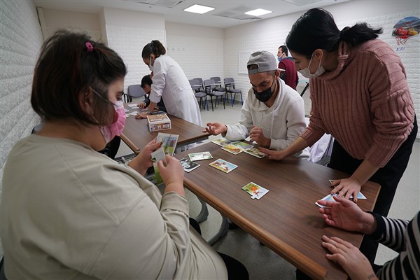 Engelliler eğlenirken öğreniyor