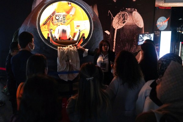 Engelsiz Yaşam Merkezi öğrencileri NASA Sergisiyle uzaya yolculuğu keşfetti