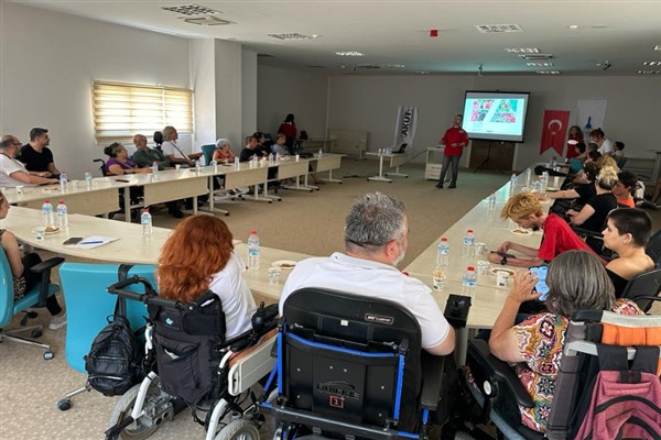 Engelsizmir “afet” eğitiminde