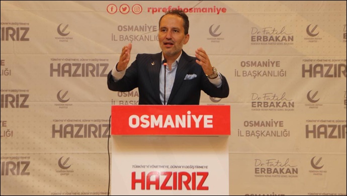 Erbakan: İktidarımızda o adalarda bir tane Yunan bayrağı bırakmayacağız!