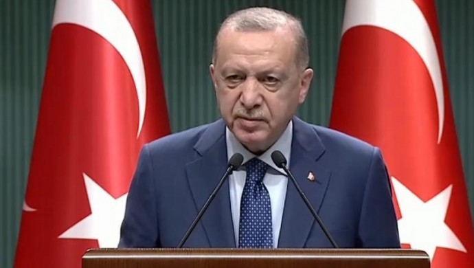 Erdoğan: Riskli illerde Cumartesi sokağa çıkma yasağı devam edecek