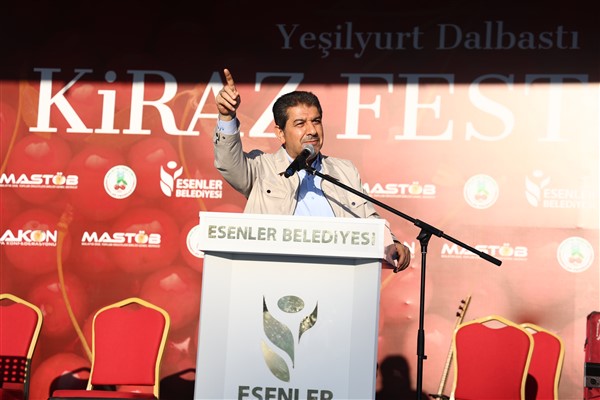 Esenler Kiraz Festivali’nde coştu