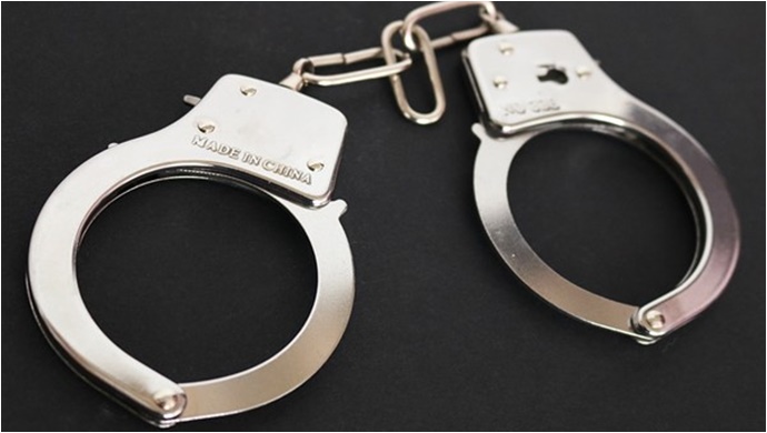 Eşini silahla ağır yaralayan zanlı yakalandı