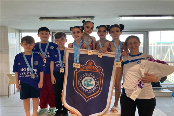 Eskişehir Büyükşehir'in yüzücüleri, 9 madalya kazandı