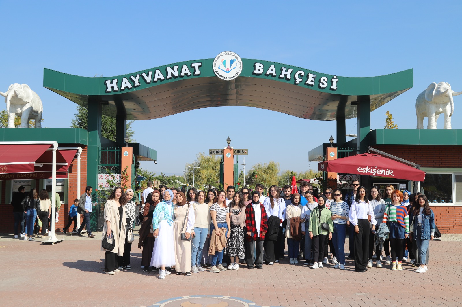  Eskişehir’e yeni gelen öğrencilere şehir gezisi düzenlendi