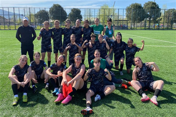 Eskişehir Kadın Futbol Takımı, Bursa Ufuk Spor’u 5-1 mağlup etti