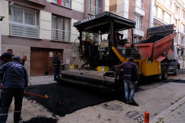 Eskişehir Şarhöyük mahallesinde yol bakım onarım çalışmaları sürdürülüyor