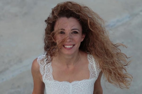 Esra Uyman’ın ilk kitabı Cahilin Bilinci, Demos Yayınları’ndan çıktı